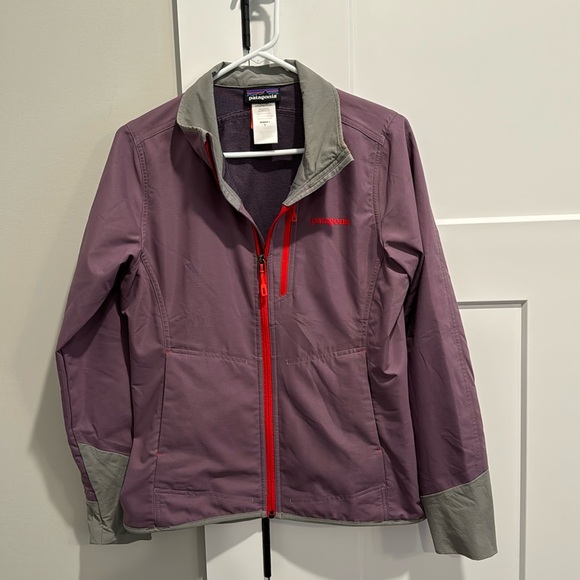 Patagonia W's All Free Jacket in Tyrian Purple size S - Picture 1 of 6